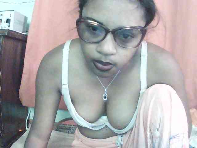 TriciaBella webcam