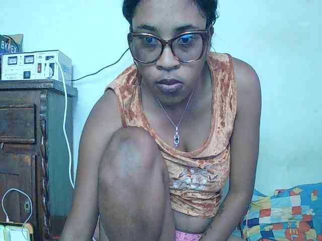 TriciaBella webcam