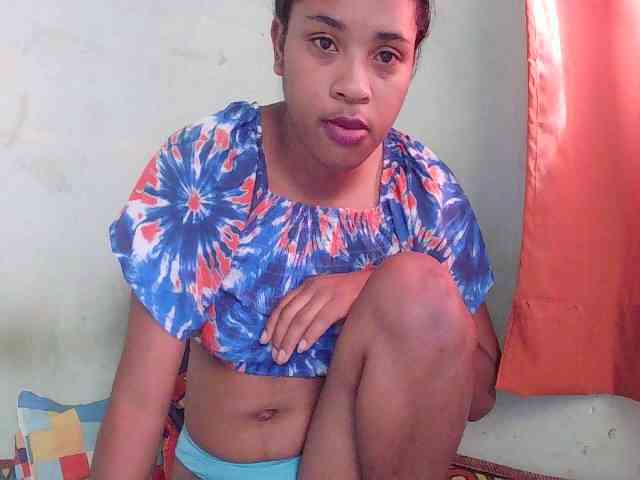 TriciaBella webcam