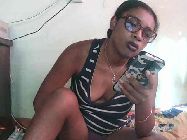 TriciaBella webcam