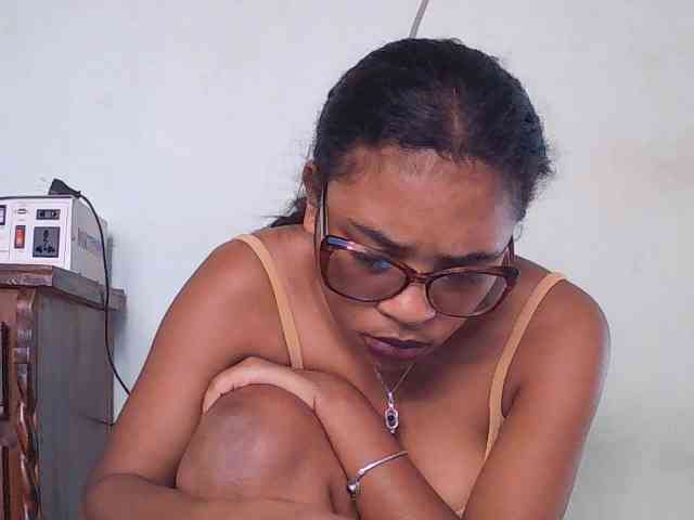TriciaBella webcam