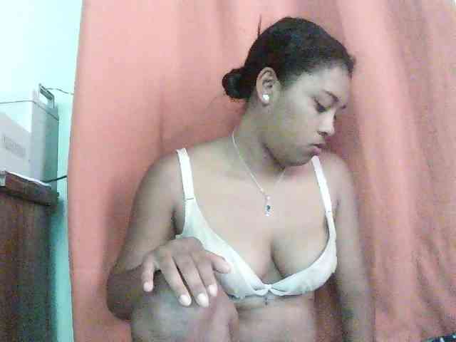 Modèle: TriciaBella