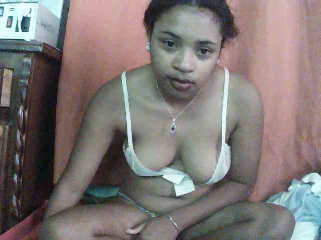 TriciaBella webcam