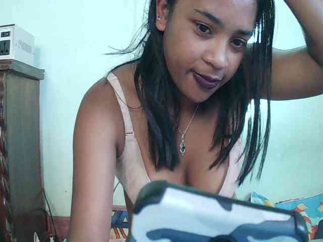 TriciaBella webcam