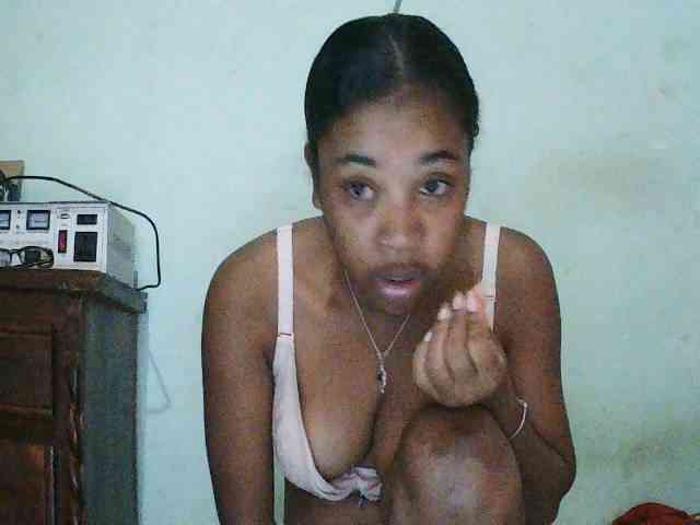TriciaBella webcam