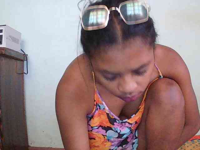 TriciaBella webcam