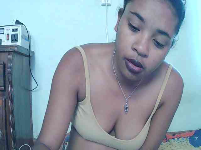 TriciaBella webcam