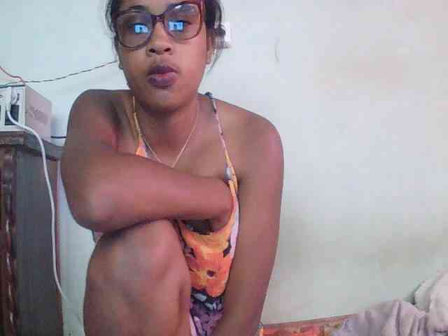 TriciaBella webcam