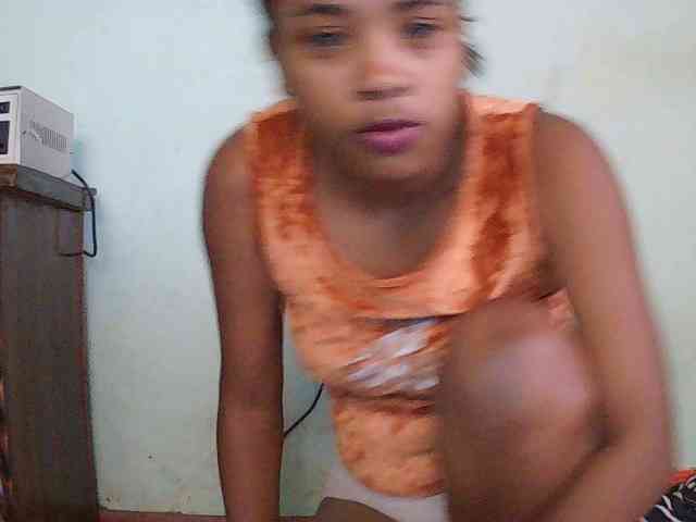 TriciaBella webcam