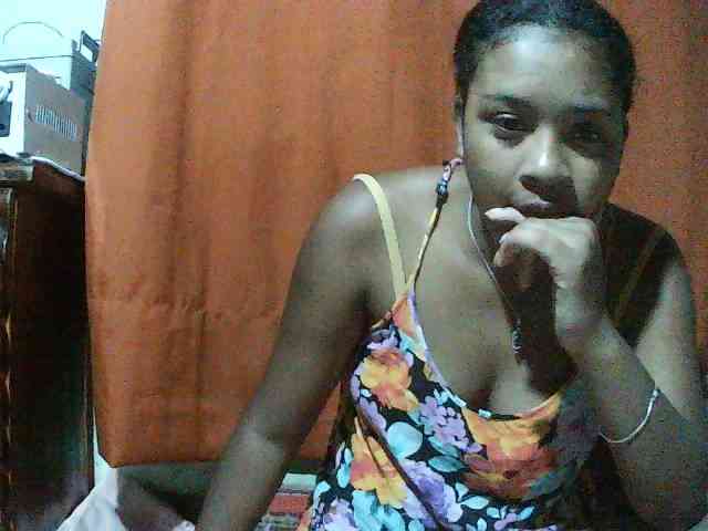 TriciaBella webcam