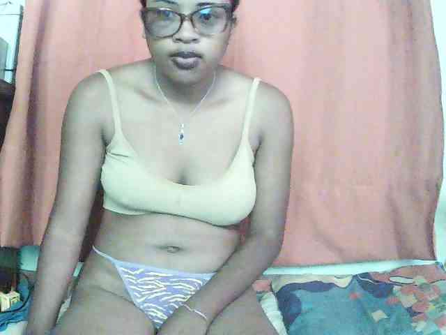Modèle: TriciaBella