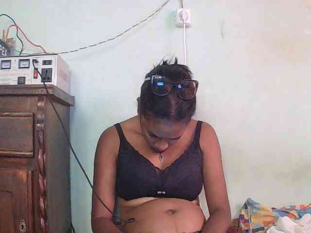 TriciaBella webcam