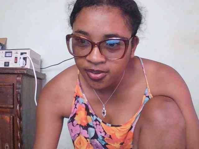 TriciaBella webcam