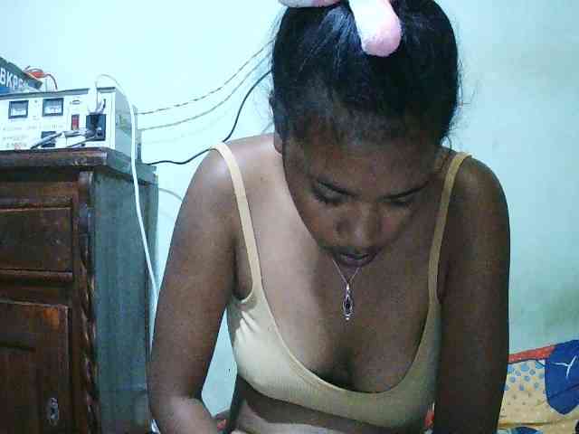 TriciaBella webcam