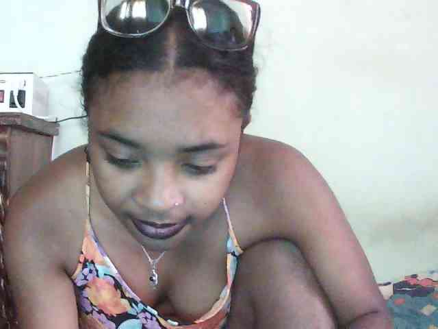 TriciaBella webcam
