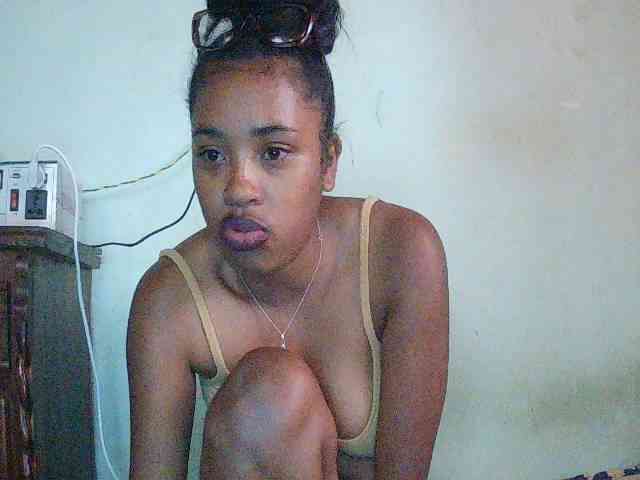 TriciaBella webcam