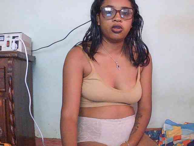 Modèle: TriciaBella