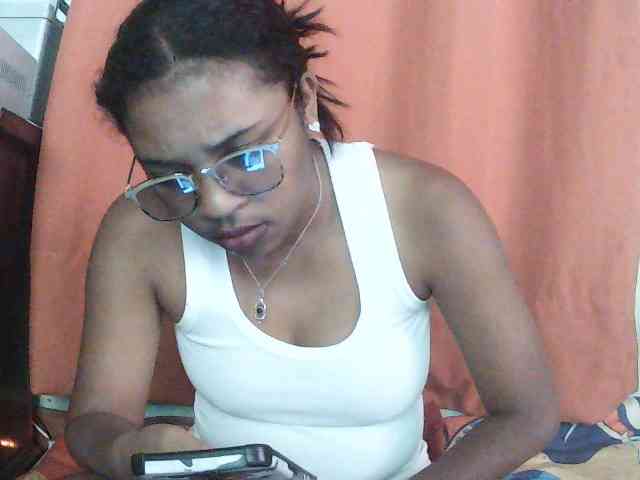 TriciaBella webcam