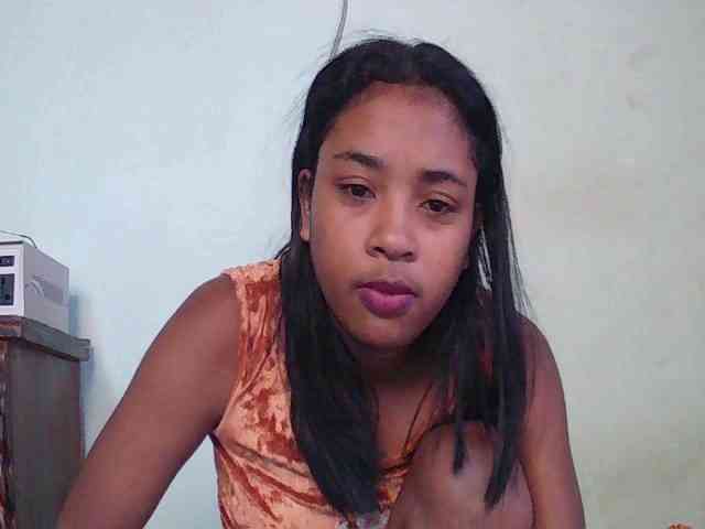 TriciaBella webcam