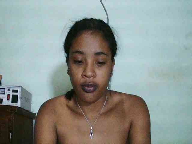 TriciaBella webcam