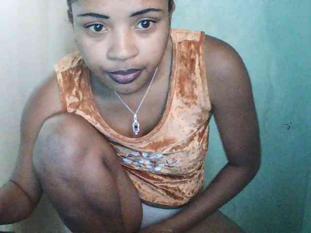 TriciaBella webcam