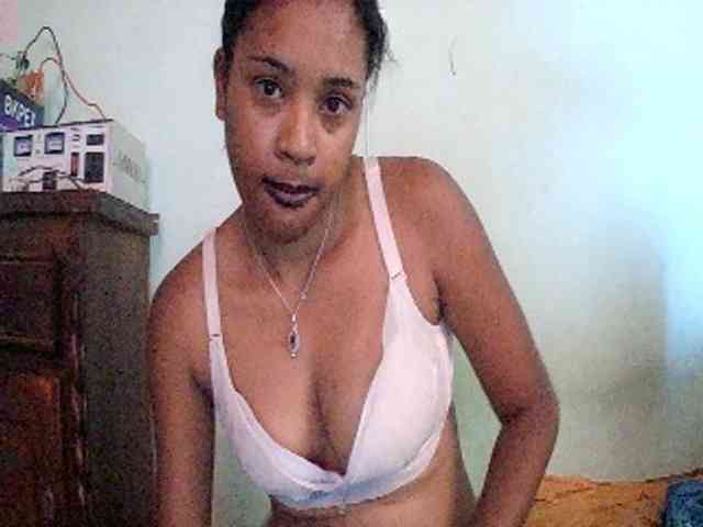 TriciaBella webcam