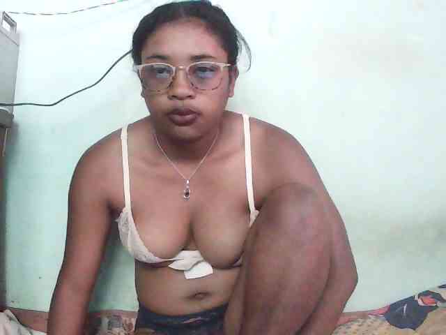 Modèle: TriciaBella
