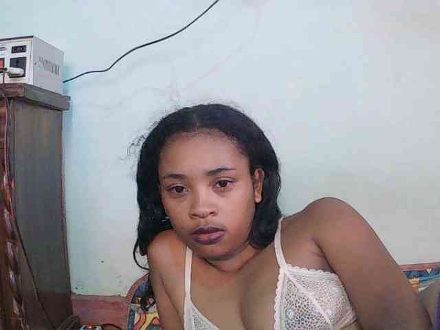TriciaBella webcam