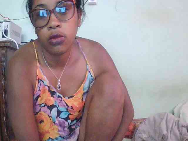 TriciaBella webcam