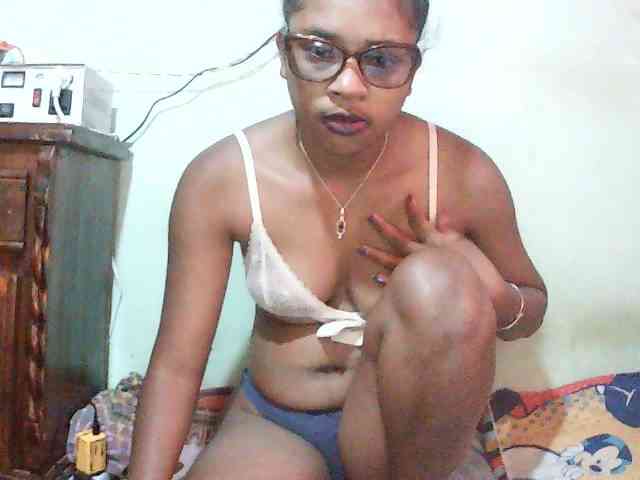 TriciaBella webcam