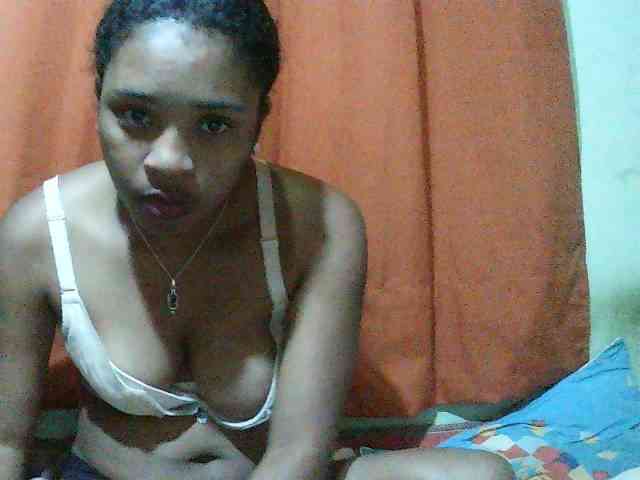 TriciaBella webcam