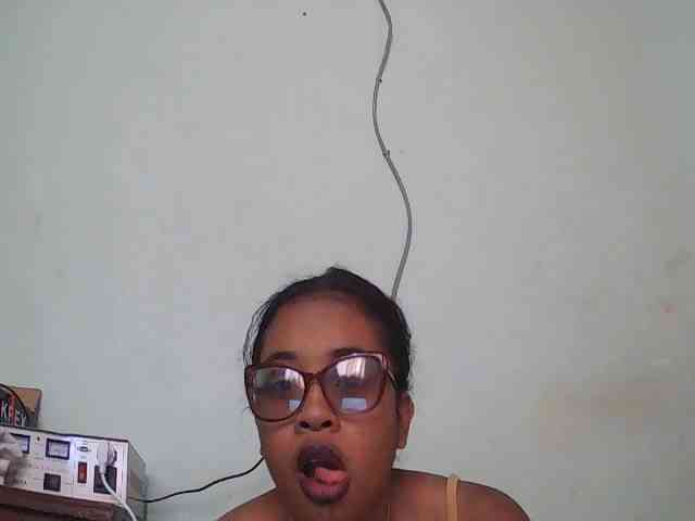 TriciaBella webcam