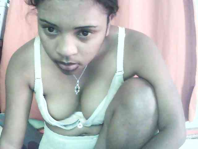 TriciaBella webcam