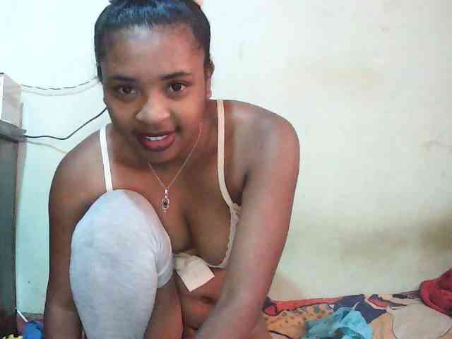 TriciaBella webcam
