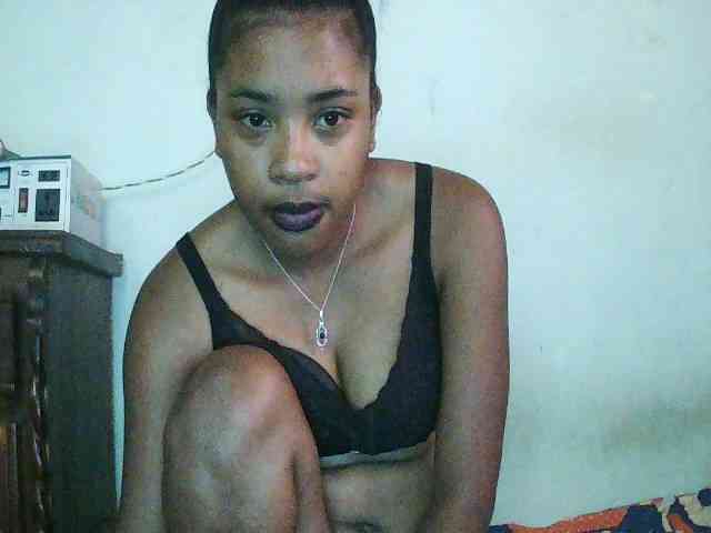 TriciaBella webcam