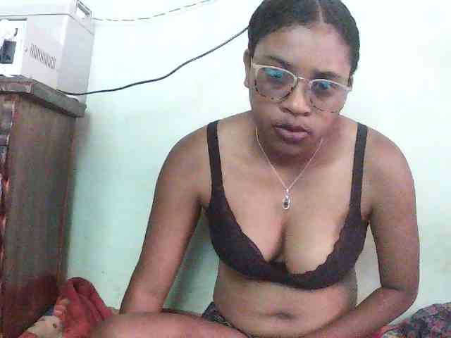 TriciaBella webcam