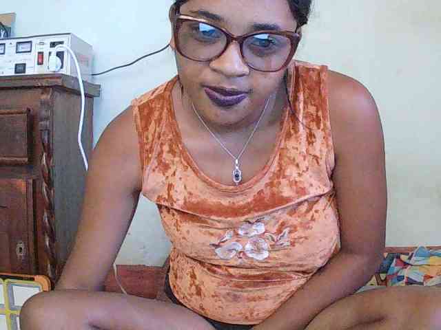 TriciaBella webcam