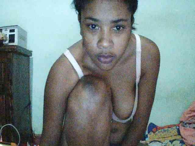 TriciaBella webcam