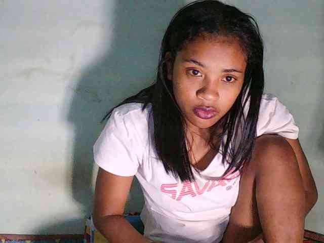 TriciaBella webcam