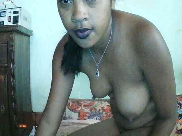 TriciaBella webcam