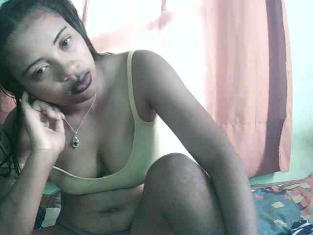 TriciaBella webcam