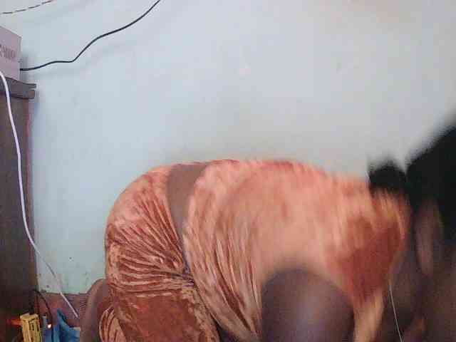 TriciaBella webcam