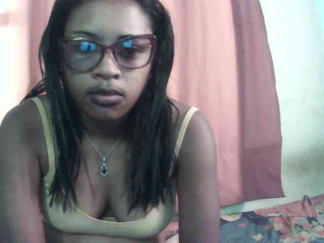 TriciaBella webcam