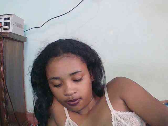 TriciaBella webcam