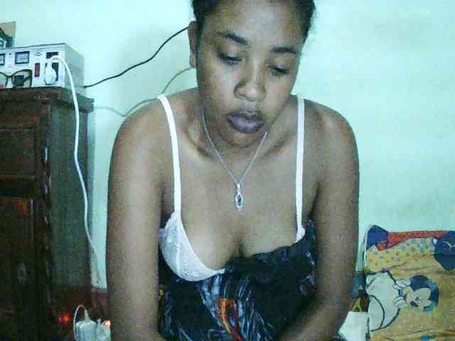 TriciaBella webcam