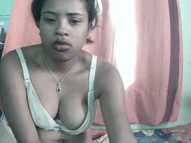 TriciaBella webcam
