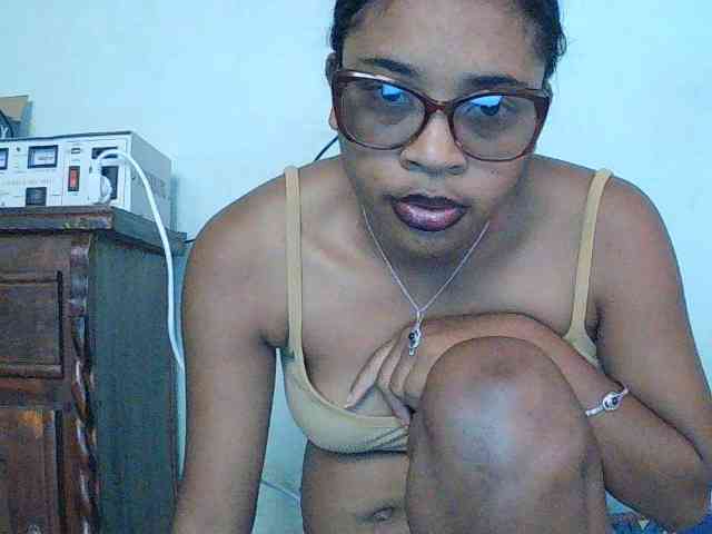 TriciaBella webcam