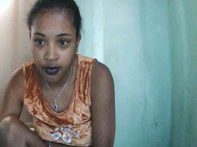 TriciaBella webcam