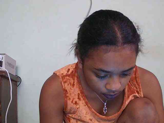 TriciaBella webcam