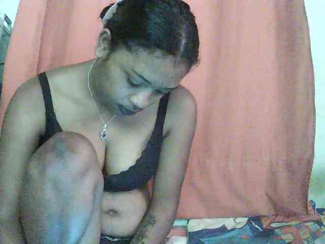 TriciaBella webcam